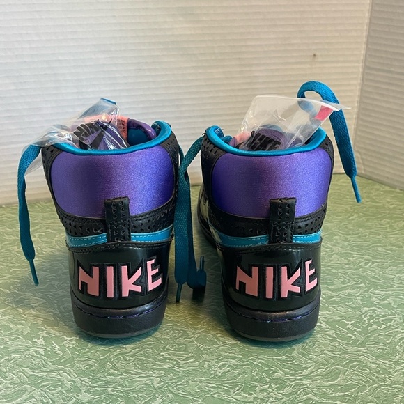 Nike women’s terminator premium high cut sneakers- new without box 24cm rare - Picture 3 of 11